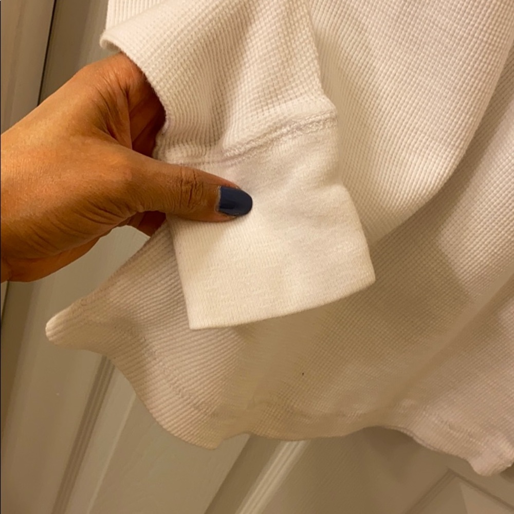 American Eagle, men’s white thermal top size Small - Picture 4 of 4